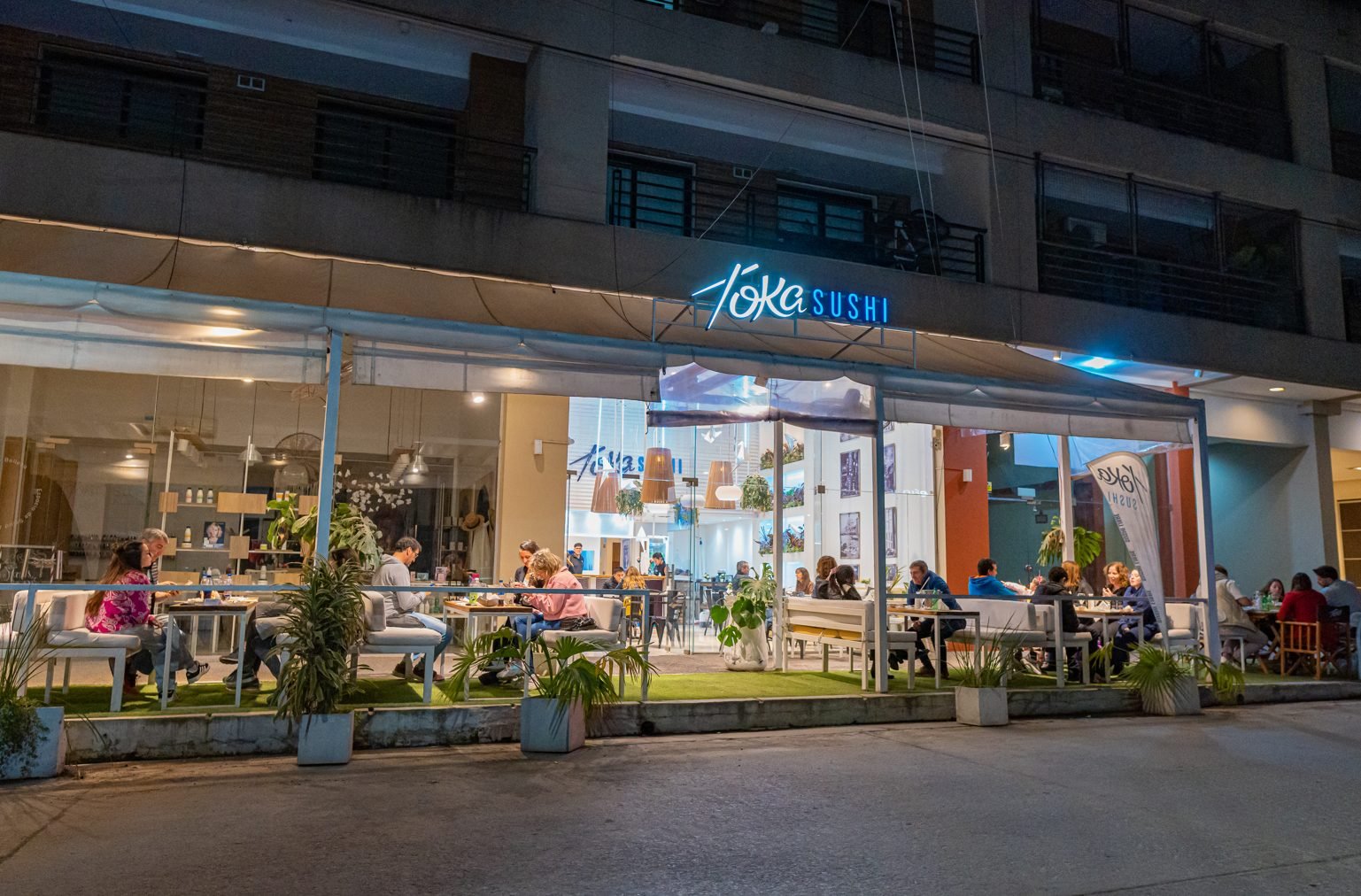 Frente de Toka Sushi Belgrano